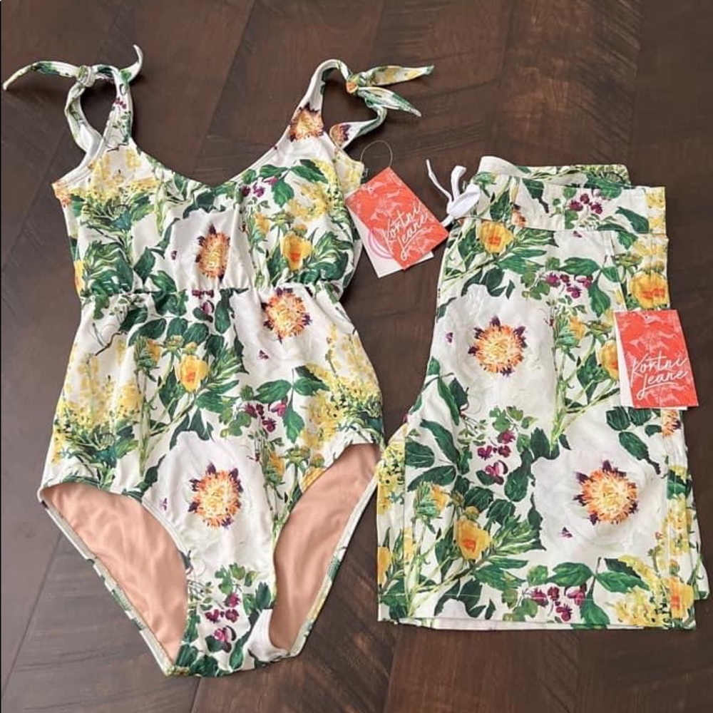 Kortni Jeane Mens Whimsical Floral Trunks sz 30 (fits 30-32)